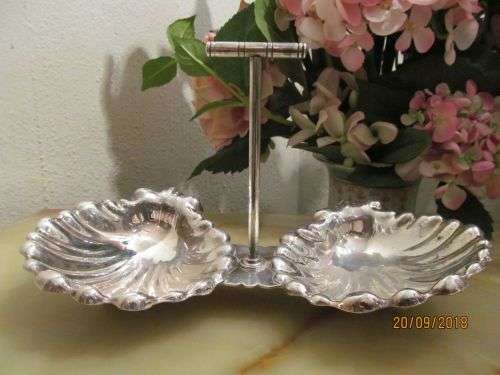 OCEAN'S CALL !! Vintage Silver Plated Double Clam / Shell Dish Sweets/Bon Bon Stand