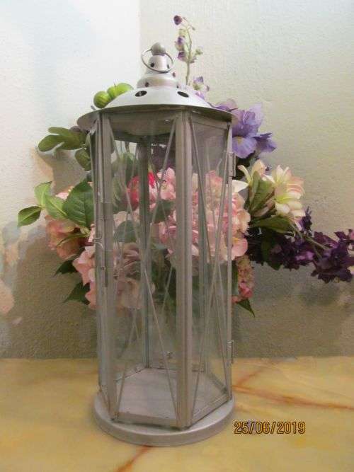 CARRIAGE WAY !! Vintage Aluminum & Glass Rustic / Country Decor Storm Lantern - Tall