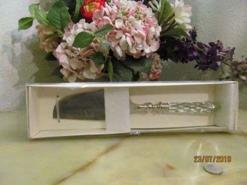 CRYSTAL SPARKLE !! Collectable Vintage Waterford Style Cut Crystal Handled Cake Lifter/Slicer
