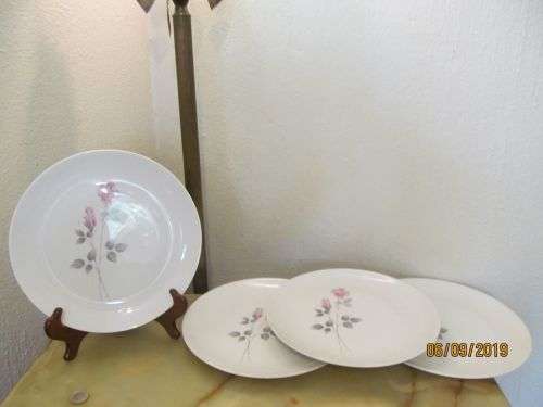 DOULTON's ROSE 6 !! Vintage 1961-1978 Lot of Four Royal Doulton Large Dinner Plates - Pillar Rose