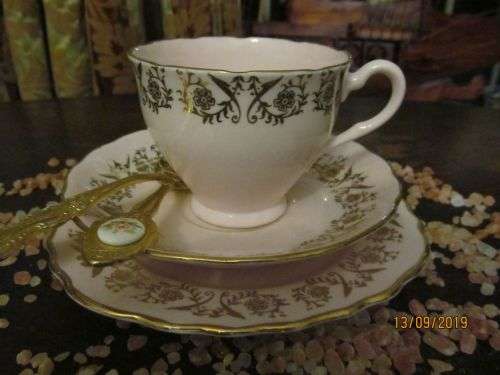 COLCLOUGH !! Vintage 1939 Colclough Gold Gilt Scroll on Pink Fine Porcelain Tea Trio