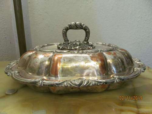 PROUDLY VICTORIAN !! Antique and Heavy Silver Plated Serving/Vegetable/Casserole Dish with Lid