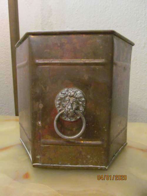 LIONS HEAD !! Vintage Decorative Brass Planter Pot / Container with Lions Head Handles