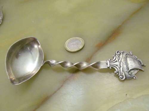 THOMSEN & KNUDSEN !! Vintage 1950-1960's Silver Plated Twist Stem Ladle - T.K 40g