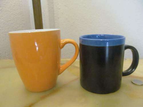 MUGS/CUPS !! Lot of Two Different Contemporary Coffee/Beverage Cups - Caramel & Black with Blue