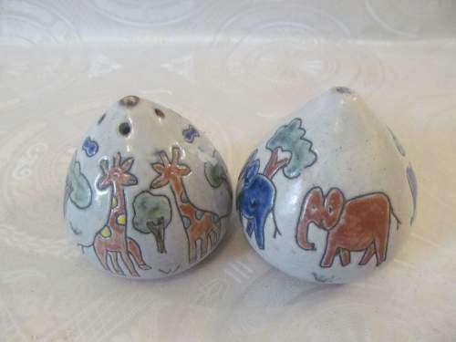 CERAMI ART !! Vintage Lot/Set of Hand Crafted & Decorated Art Pottery Salt n Pepper Shakers