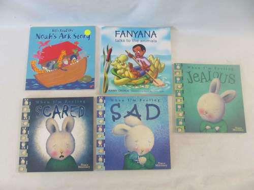SOFTCOVER BOOKS !! Lot of Five Different Childrens Softcover Books
