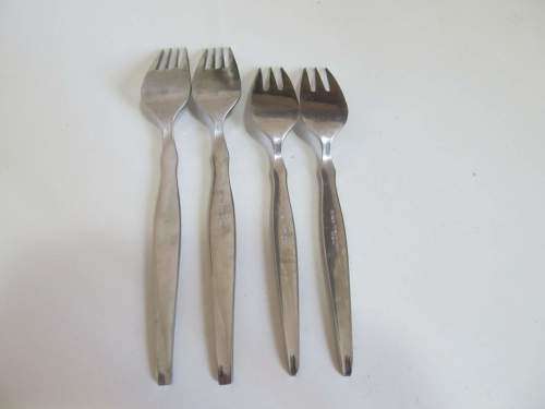 EETRITE !! Vintage Lot of 2 Eetrite Stainless Dinner Forks & 2 Others - Peeress Handle Design