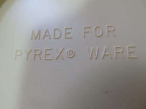 PYREX !! Vintage Clear Glass Kitchen Countertop Container with Sealing Lid