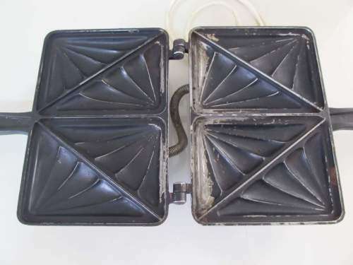 BERDA !! Vintage Berda Manufacturing Ltd Silver Metal Snackwich Maker - Functional