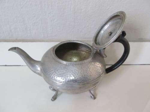 PEWTER !! Vintage Dimpled Pewter Teapot with Feet and Bakelite Handle