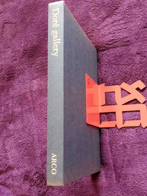 A Doré gallery by Gustave Doré Hardcover (Very Good Condition)