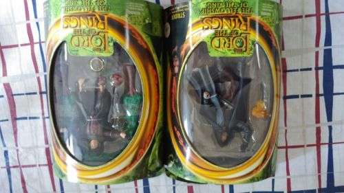 Stryder and Frodo figurine set