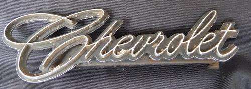 ORIGINAL VINTAGE CHEVROLET CAR BADGE