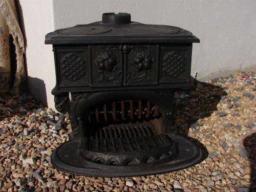 Queen Anne Stove - Selling "As Is"  Collection ONLY