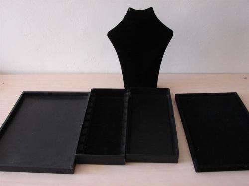 Lot Jewellery displays