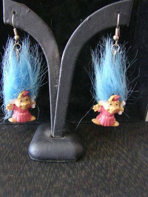 RETRO TROLL EARINGS