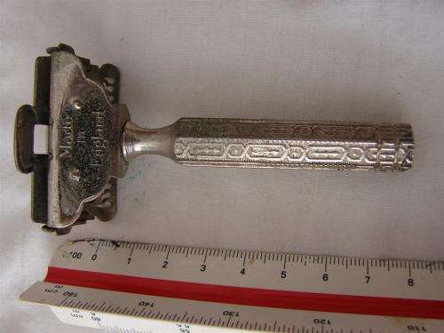 VINTAGE EVER-READY SAFETY RAZOR - MADE IN ENGLAND