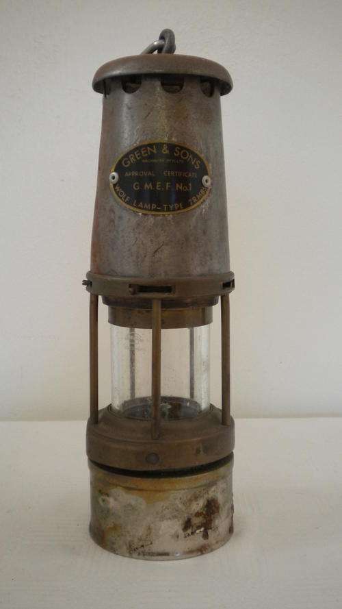 VINTAGE GREEN & SON'S WOLF LAMP!!