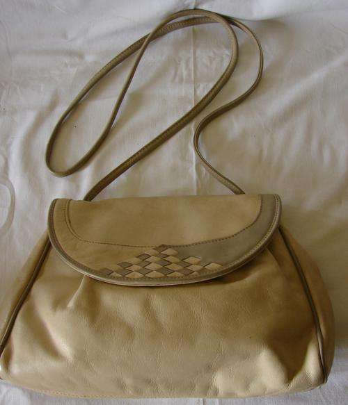 VINTAGE LEATHER HANDBAG - ITALIAN - BEIGE!!