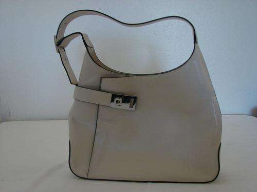 STYISH CREAM COLOUR HANDBAG !!!