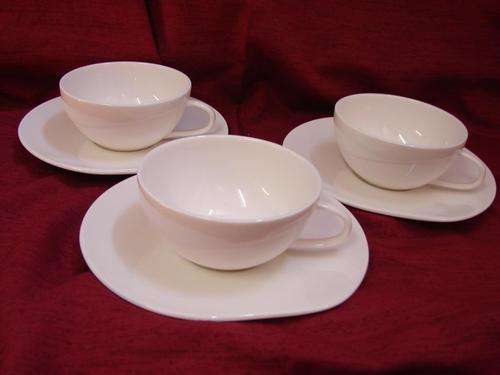 MIKASA - 3 CUPS AND SAUCERS