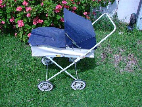 VINTAGE TRI-ANG DOLLS PRAM
