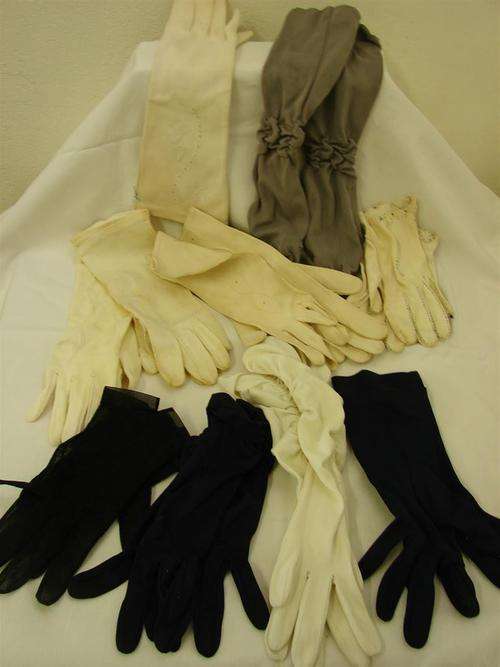 9 PAIR VINTAGE GLOVES