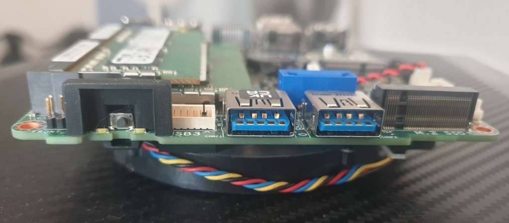 Intel Nuc 8 V5PNK i5 Vpro motherboard kit new with 16gb DDR4 ram