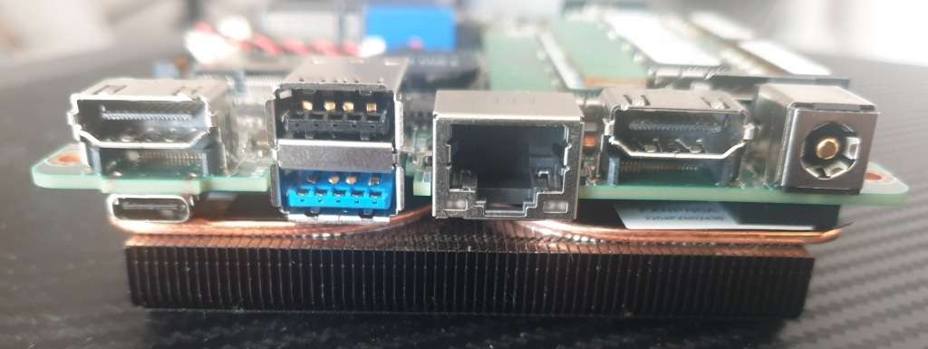 Intel Nuc 8 V5PNK i5 Vpro motherboard kit new with 16gb DDR4 ram