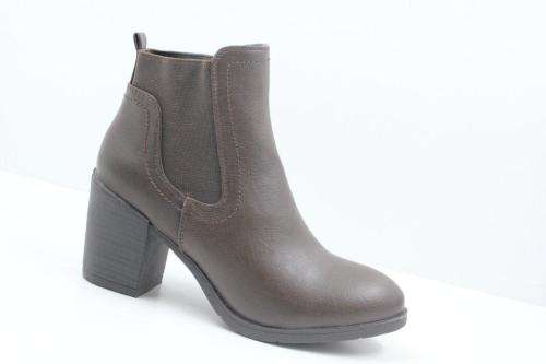 Ankle Boot with the ELASTIC UPPER detail.