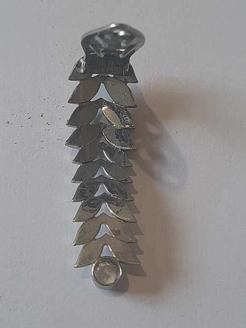 Brooch silver metal with seemingly glass