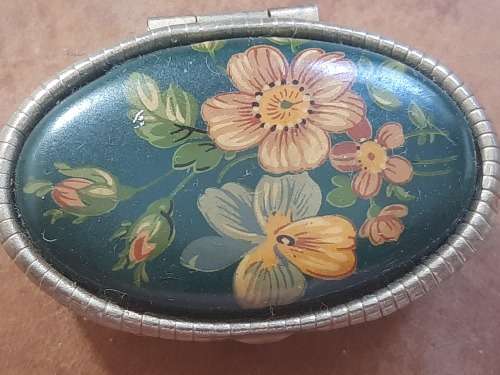 STUNNING LITTLE TRINKET CONTAINER