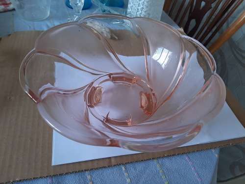 Stunning glass bowl