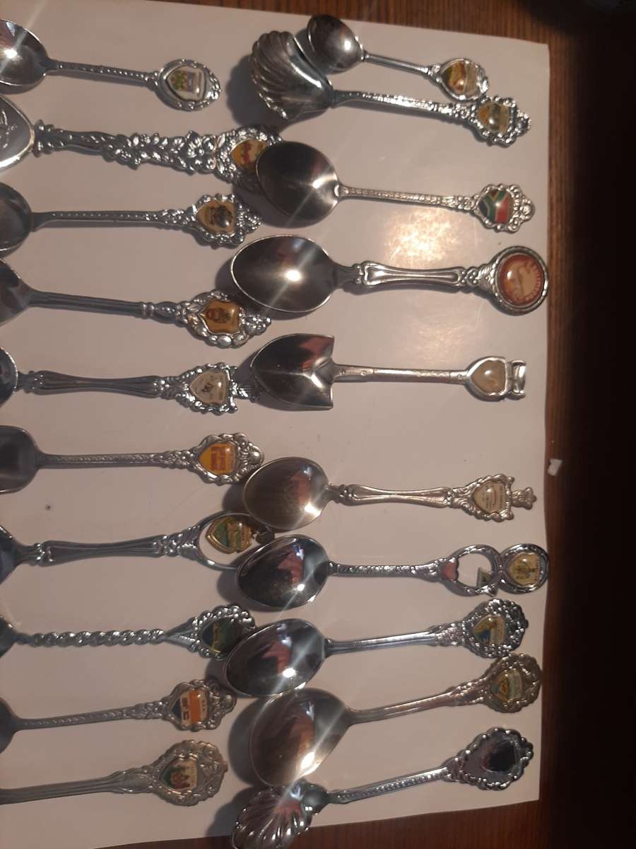 29 metal and 2 silver plated  memorabilia teaspoons, South Africa