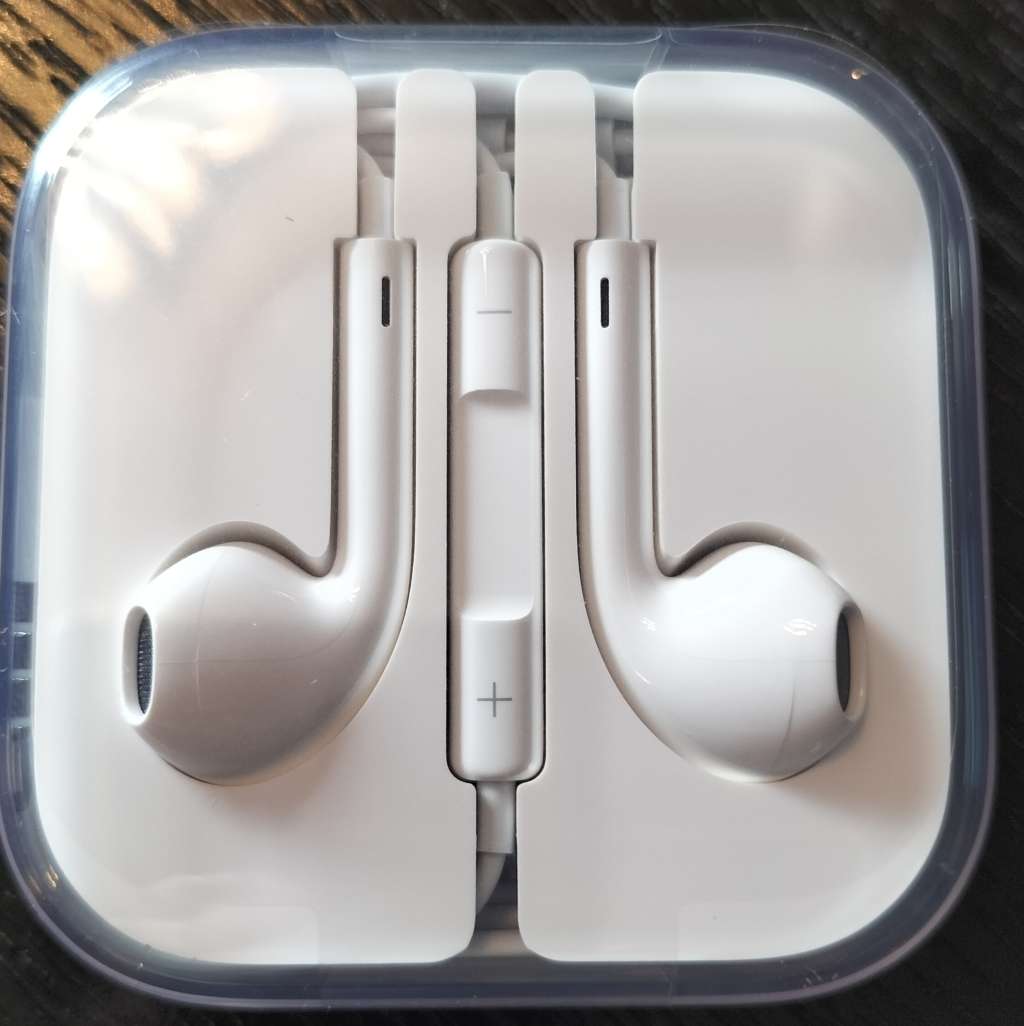 Apple iPhone earphones - Unopened