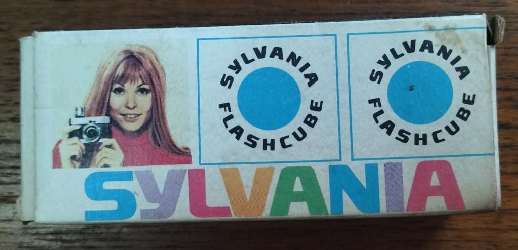 New old stock - Sylvania flash cubes (X3) in original box