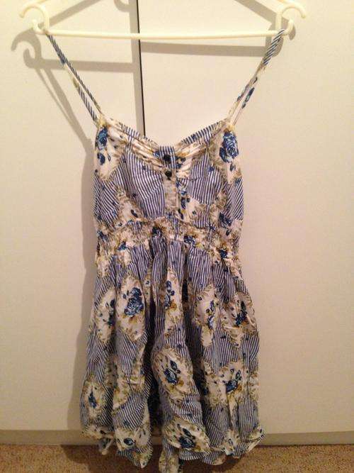 Ladies pretty summers dres