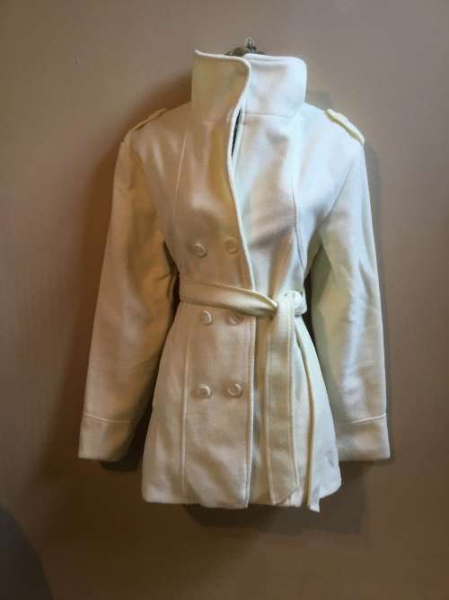Cream coat used size 12 / 36
