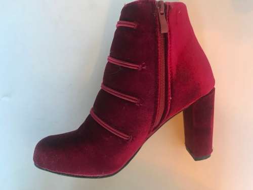 Size 6 / 39 new ladies red velvet moulin rouge boots