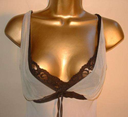 12 / 36 New ladies creamy sleepwear with matching g-string - HOT