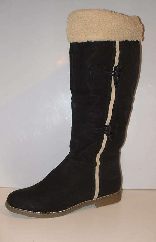 size : 7 8 / 40 41 black fur toggle boots / boot Last few pairs - nearly sold out....