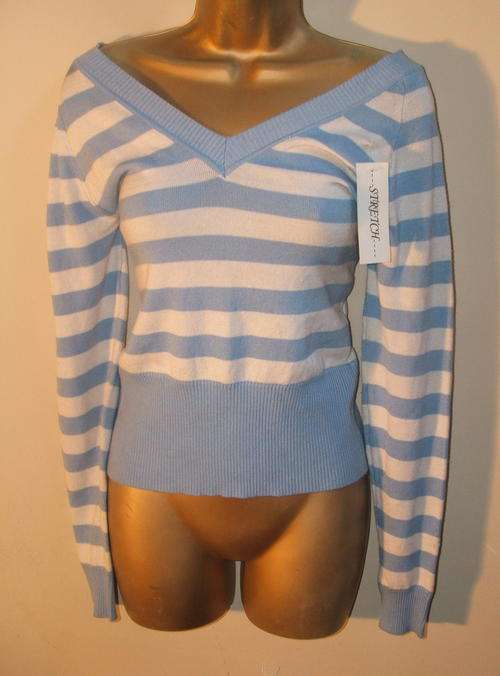 34 (12) powder blue + white jersey top stretch double v neck New !