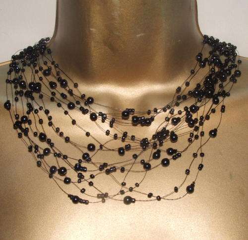 New beautiful black beaded necklace - must see !