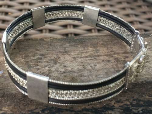 ELEPHANT HAIR BANGLE.