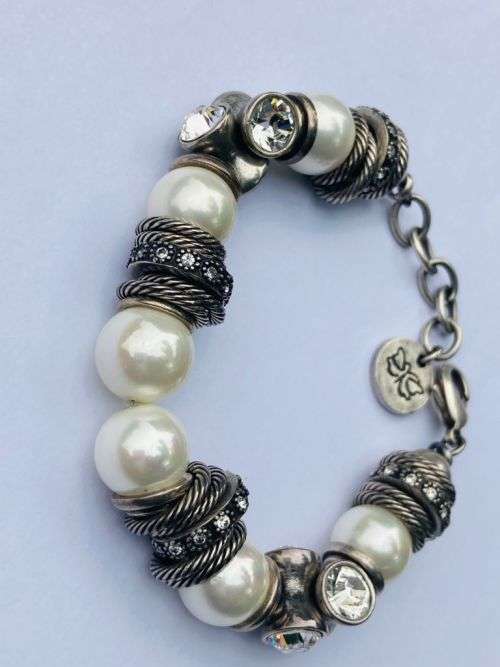 STUNNING MIGLIO PEARL AND SWAROVSKI BRACELET.