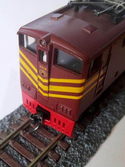 SAR HO Scale White Metal Lima Cowcatchers (Pair) for Kadee (Yellow) made by Scalecraft