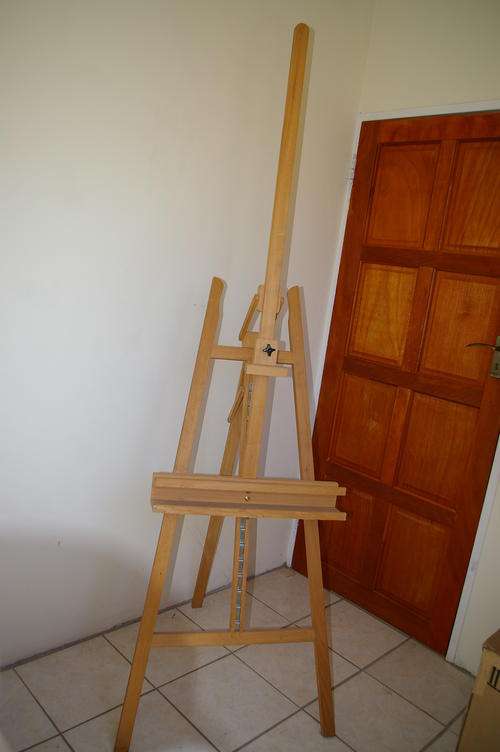 Easel