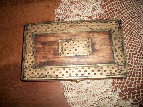 MAGNIFY GLASS BRASS IN WOODE / BRASS BOX