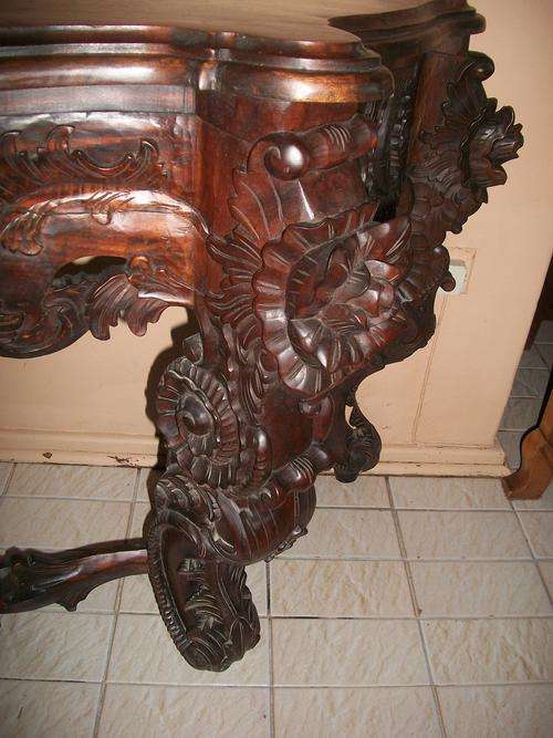 BEAUTIFUL MAHOGAN CARVED SOLID WOOD HALFMOON. SIZE: 140CM X 50CM. PRICE REDUCED!!!!!